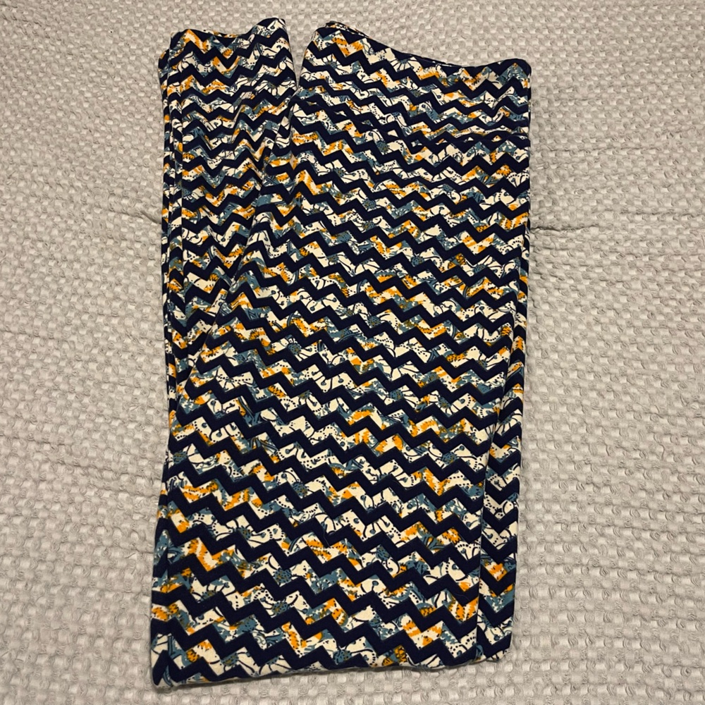 LuLaRoe Navy Chevron Floral Leggings – Multicolor Boho Print